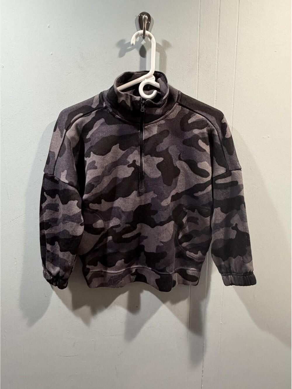 Teens Girls 1/4 Zip Sweater Size Medium 8 Camouflage Black/Gray